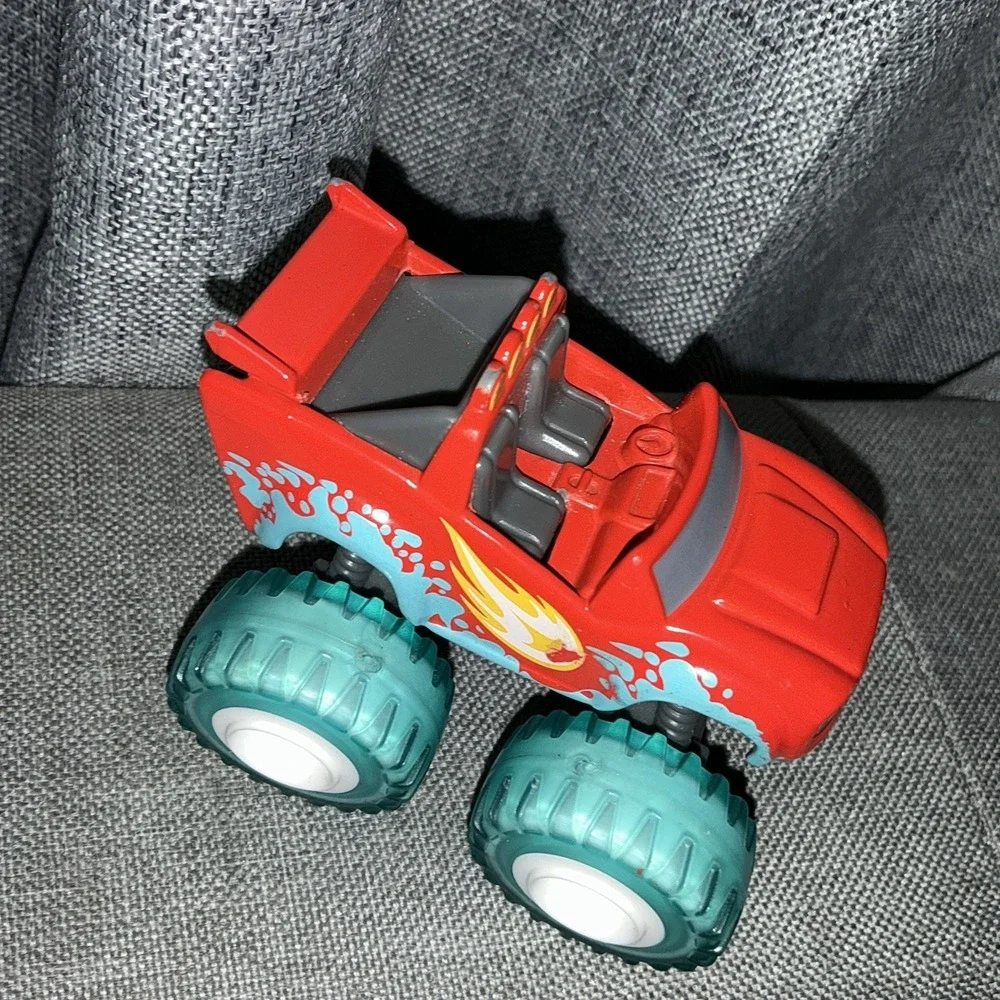 Blaze‎ And The Monster Machines Water Rider Blaze Truck Blue Wheels Tires